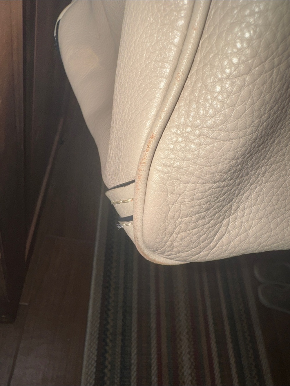 Burberry Cream Leather Hobo Bag with Tassel and Burberry Wallet Bundle - Picture 11 of 16